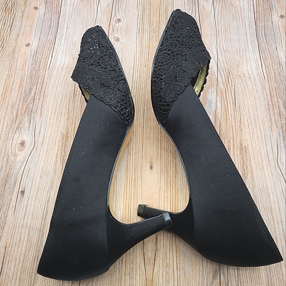 Adrianna Papell Black Lace Peep-Toe Kitten Heels - Picture 6 of 8